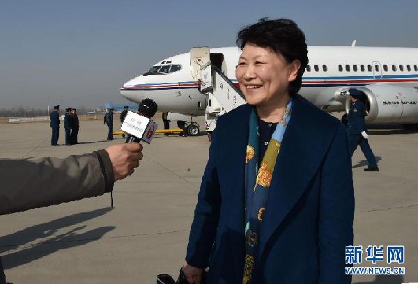 （两会·锐视角）安徽代表团抵京