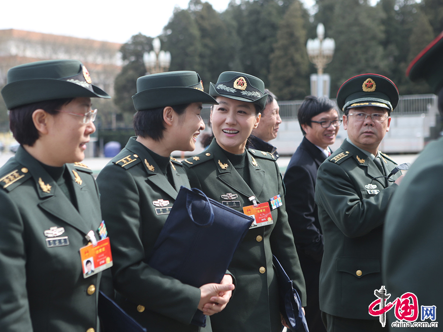 解放军代表谭晶。 中国网记者 董宁摄影