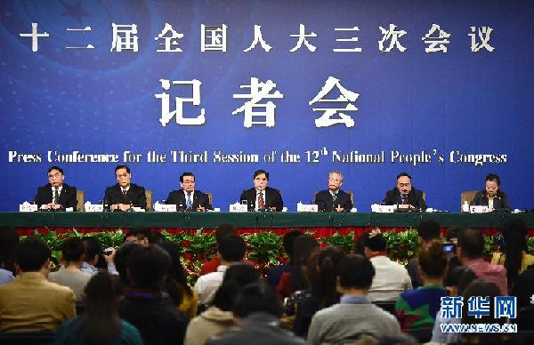 （两会）（7）柳斌杰等5名全国人大专委会负责人答记者问
