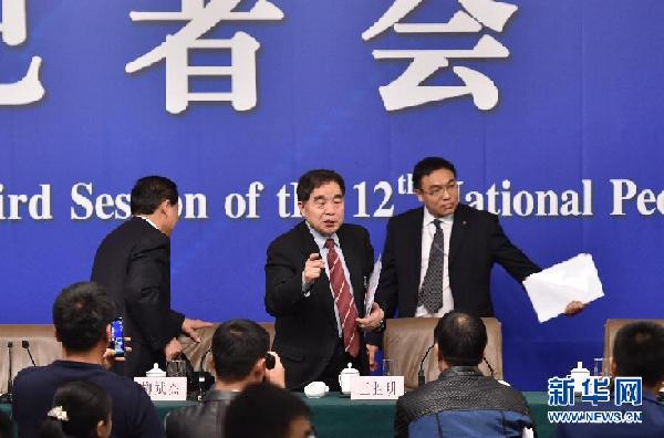 （两会）（15）柳斌杰等5名全国人大专委会负责人答记者问