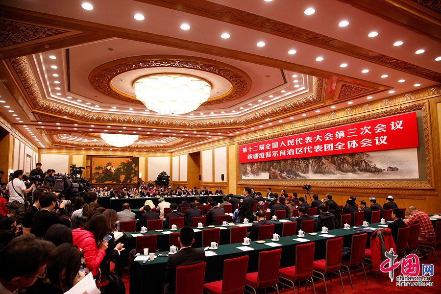 张春贤:新疆有极端分子参与了IS组织 对安全形势有信心[组图]