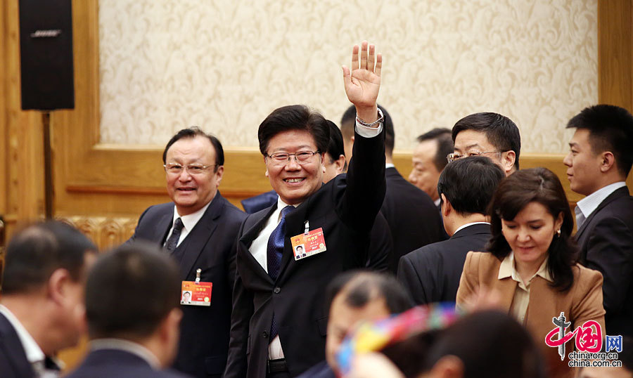 张春贤:新疆有极端分子参与了IS组织 对安全形势有信心[组图]