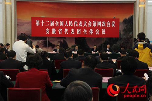 安徽代表团全体会议向媒体开放。常国水摄