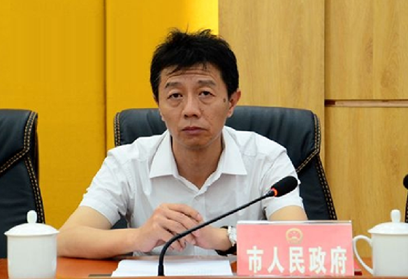 铜仁市一届人大常委会第二十七次会议召开
