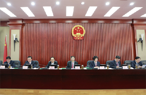市十五届人大常委会举行第二次会议