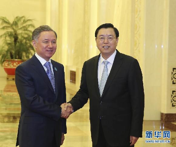 （时政）张德江与哈萨克斯坦议会下院议长尼格马图林举行会谈