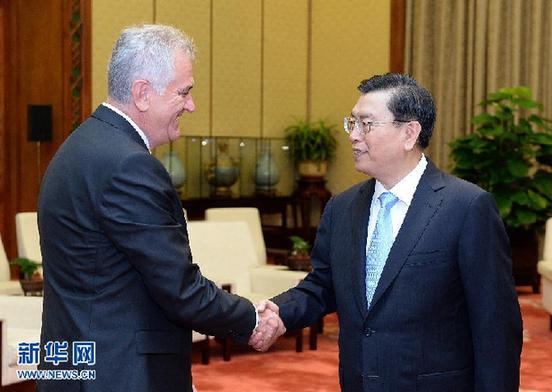 （时政）张德江会见塞尔维亚总统尼科利奇