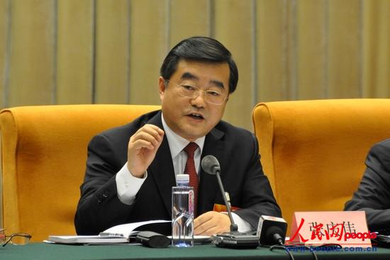 3月7日，全国人大代表、河北省长张庆伟回答记者提问 人民网记者 马丽娅 摄