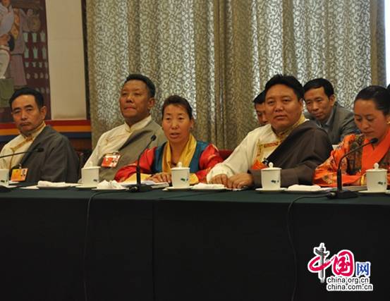 格桑卓噶：西藏妇女过去没地位 现在能参政议政