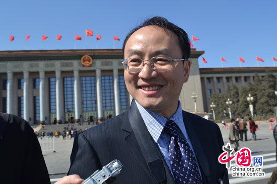 代表：中央政府应把过去管不好管不了的放到下边
