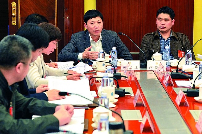 广西代表委员热议：推进简政放权 激发市场活力