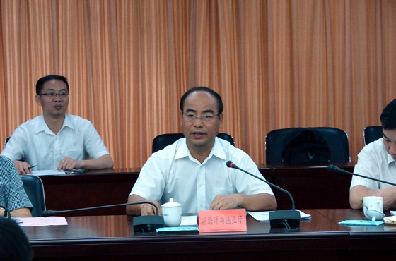 10月16～18日，全国人大常委会委员、财经委副主任委员乌日图率队，来我省开展海洋经济发展情况及海洋经济法立法调研。刘修德厅长陪同调研。