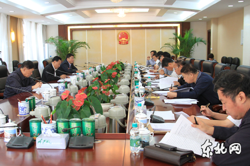 会上，省政府有关部门汇报农业法贯彻实施情况。东北网记者 李博 摄