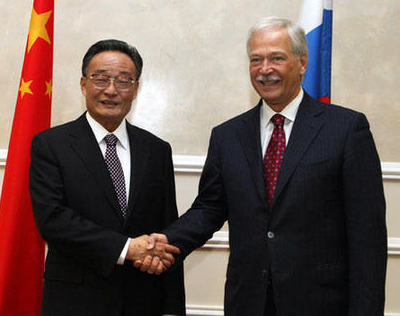 5月14日，中国全国人大常委会委员长吴邦国在莫斯科与俄罗斯国家杜马主席格雷兹洛夫举行会谈。