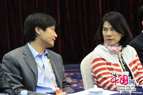 董明珠回应与雷军'豪赌': 小米替代苹果才叫赢家