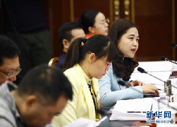 （两会·新华全媒头条）（1）人大代表李欣蓉的一天