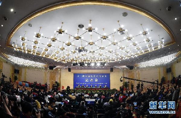 （两会）（11）柳斌杰等5名全国人大专委会负责人答记者问