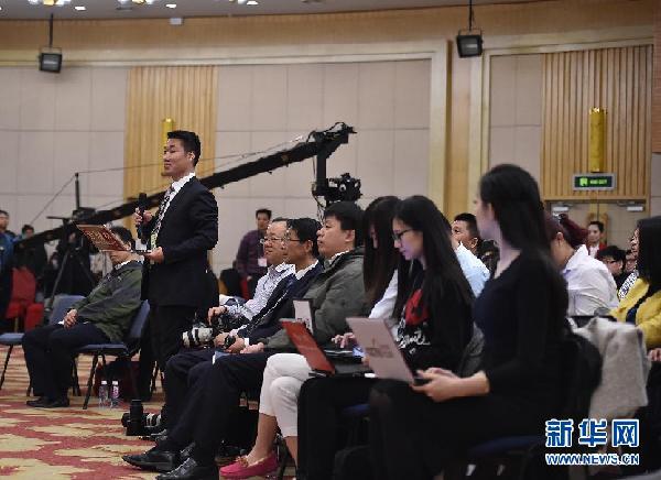 （两会）（13）五位全国人大代表就完善高等教育治理结构答记者问