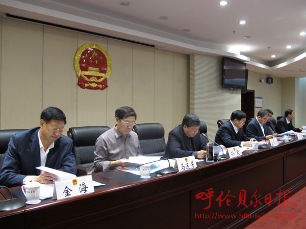 市二届人大常委会第３１次会议召开