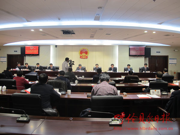 市二届人大常委会第３３次会议召开