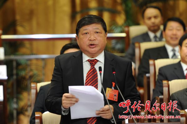 市三届人大一次会议隆重召开
