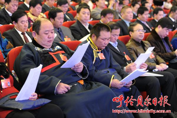 市三届人大一次会议隆重召开