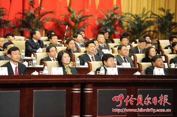 市三届人大一次会议胜利闭幕