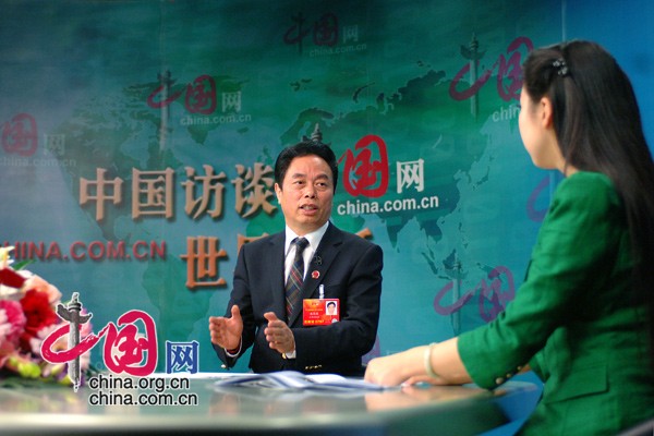  3月6日，全国人大代表、波司登集团董事长高德康作客中国网《中国访谈》就今年上会的新议案、中国制造以及中国品牌“走出去”等问题展开讨论。中国网记者 寇莱昂摄影
