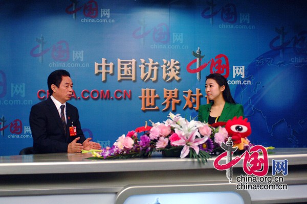  3月6日，全国人大代表、波司登集团董事长高德康作客中国网《中国访谈》就今年上会的新议案、中国制造以及中国品牌“走出去”等问题展开讨论。中国网记者 寇莱昂摄影