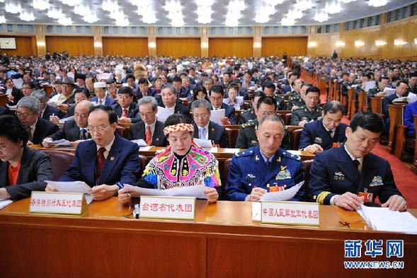 （两会·人大开幕）（1）共聚一堂