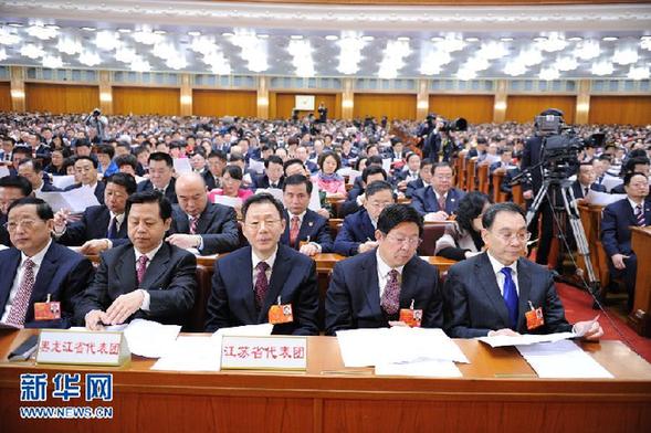 （两会·人大开幕）（5）共聚一堂