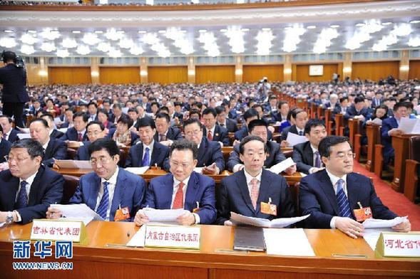（两会·人大开幕）（7）共聚一堂