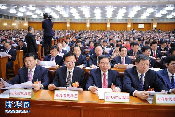 （两会·人大开幕）（8）共聚一堂