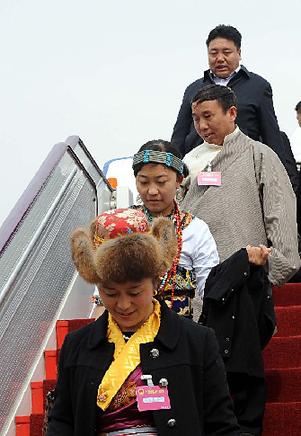 (TWO SESSIONS)CHINA-BEIJING-NPC-DEPUTY-ARRIVAL (CN)