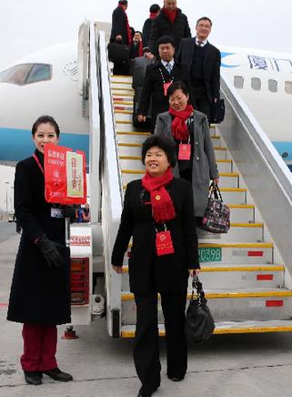 (TWO SESSIONS)CHINA-BEIJING-NPC-DEPUTY-ARRIVAL (CN)