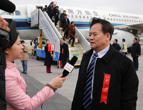 (TWO SESSIONS)CHINA-BEIJING-NPC-DEPUTY-ARRIVAL (CN)