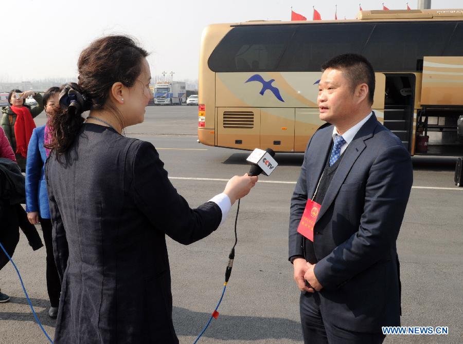 (TWO SESSIONS) CHINA-BEIJING-NPC DEPUTIES-ARRIVAL (CN)