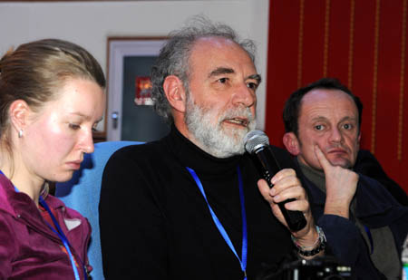 An Italian reporter asks questions during the press conference held by the Information Office of the Tibet Autonomous Region government in Lhasa, capital of southwest China's Tibet Autonomous Region, Feb. 10, 2009. Reporters at home and abroad arrived in Lhasa for a 4-day news coverage organized by the Information Office of the State Council.(Xinhua/Chogo)