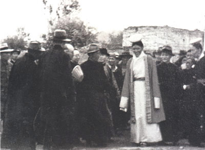 In this file photo, monks and officials of the local government of Tibet host a grand ceremony to welcome Wu Zhongxin, commissioner of the Chinese Commission for Mongolian and Tibetan Affairs of the Nationalist Government, in Drepung Monastery in Lhasa. Wu arrived in Lhasa on Jan. 15, 1939, to preside over the ceremony of the 14th Dalai Lama's title-giving and enthronement.