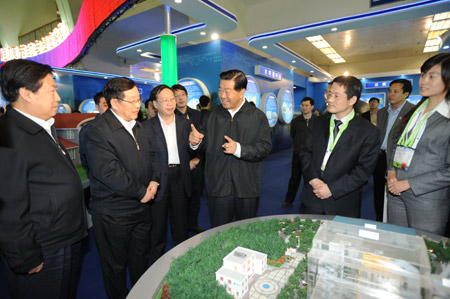 Top Chinese leaders paid visits on Thursday and Friday to the 2009 Energy Saving, Emissions Reduction and New Energy Science and Technology Expo, which is held at the Beijing Exhibition Hall from March 19 to 23.