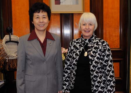 Margaret Wislon (R), speaker of New Zealand's House of Representatives, meets with Yan Junqi, vice chairwoman of the Standing Committee of China's National People's Congress, in Wellington, capital of New Zealand, Sept. 11, 2008. Yan Junqi started a visit to New Zealand on Sept. 8.