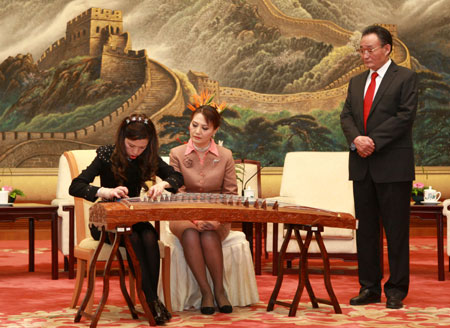 Wu Bangguo (R), chairman of the Standing Committee of the National People