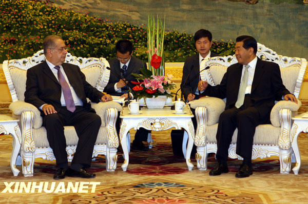  5月6日，全国政协主席贾庆林在北京人民大会堂会见葡萄牙议长伽马。