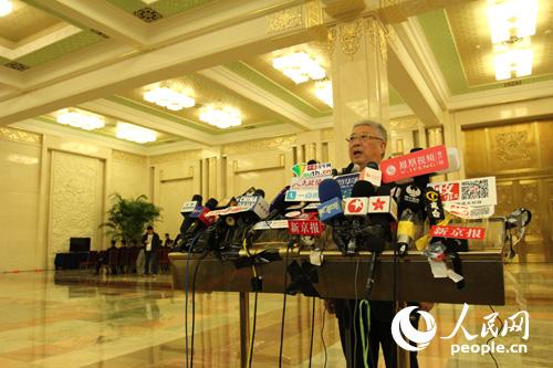 民政部长：争取到2018年行业协会商会与行政机关全面脱钩