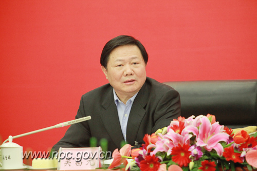 吴昌元代表审议全国人大常委会工作报告 柯影摄