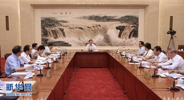 （时政）张德江主持召开十二届全国人大常委会第八次委员长会议