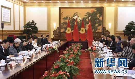 5月6日，中国全国人大常委会委员长张德江在北京人民大会堂与吉尔吉斯斯坦议长叶延别科夫举行会谈。 新华社记者 庞兴雷 摄