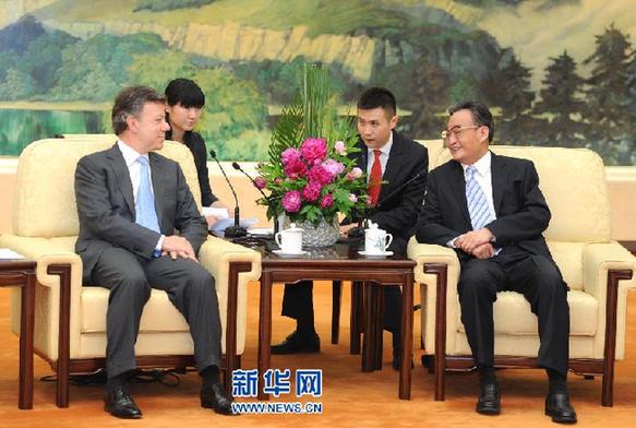 （XHDW）吴邦国会见哥伦比亚总统桑托斯