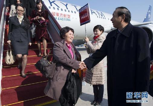 （十八大）（2）出席十八大的上海代表团抵京