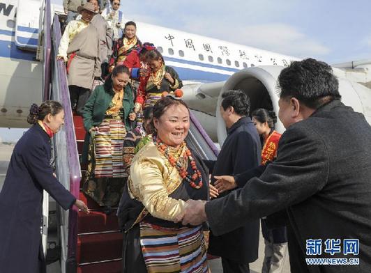 （十八大）（3）出席十八大的西藏代表团抵京